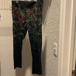 CVG rose grenade capri with pockets